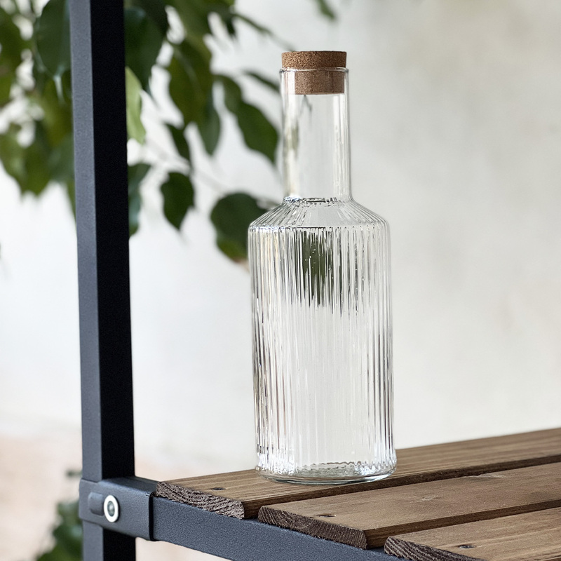 بطری شیشه ای مایعات با درب چوب پنبه